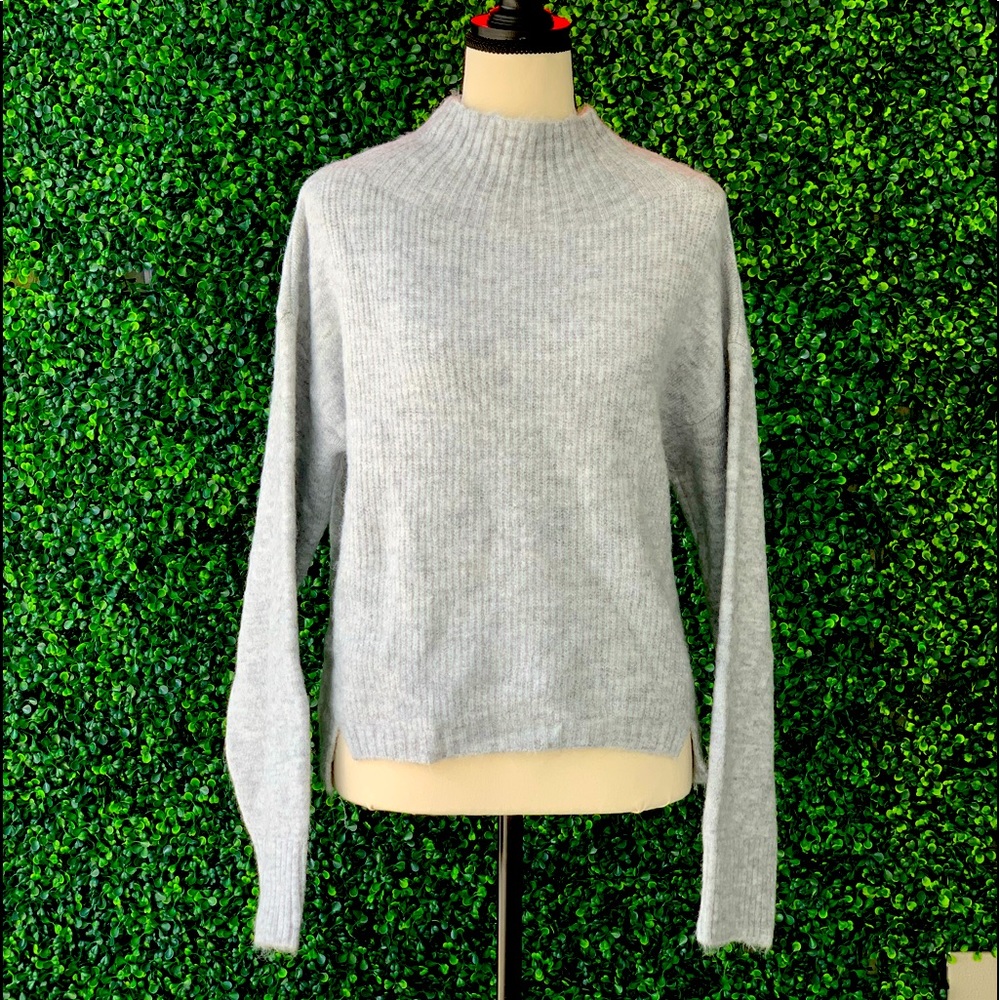 Sweater woman gray